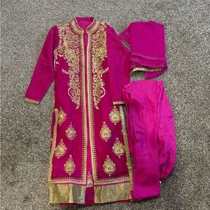Indian kurta with leggings and dupatta